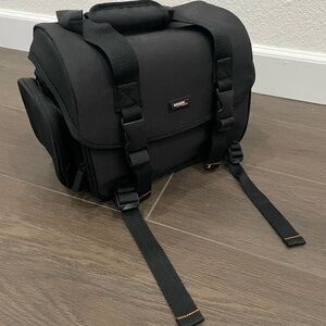 Amazon Basics Large DSLR Gadget Bag, Black with Orange Interior, Solid
